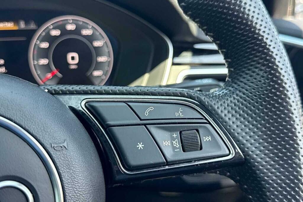 Audi A4 35 Tdi Technik Black #24