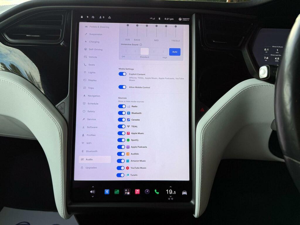 Tesla Model X Long Range Awd 7 White #46