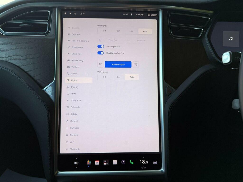Tesla Model X 75D Silver #32