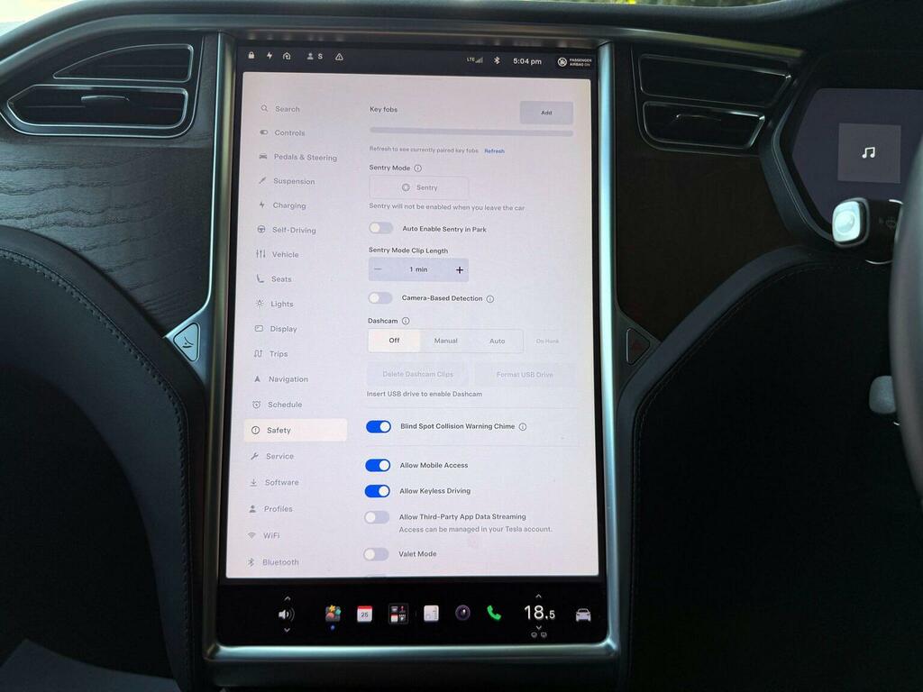 Tesla Model X 75D Silver #38