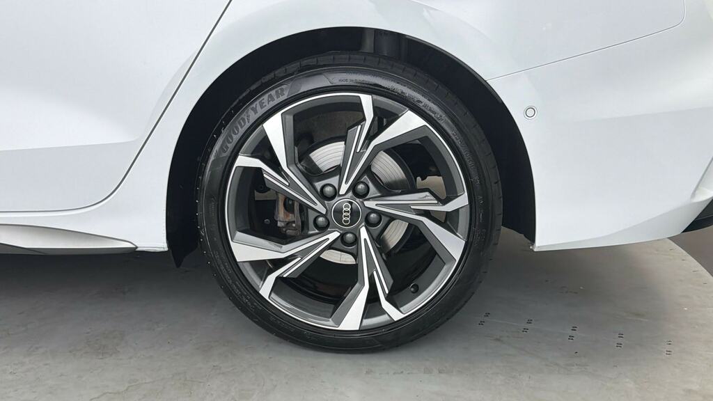 Audi A3 35 Tfsi S Line S Tronic EK74LFH White #4