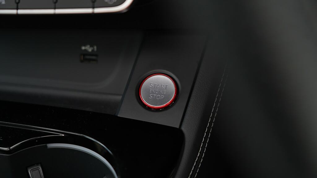 Audi RS5 Carbon Black Black #31