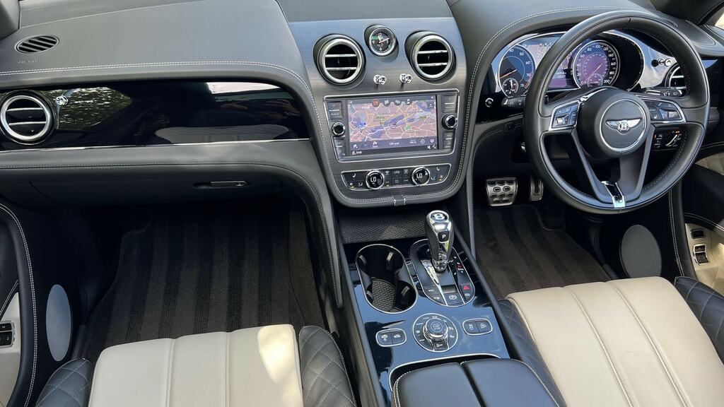 Bentley Bentayga 4.0 V8 Mulliner Driving Spec Citytour Black #2