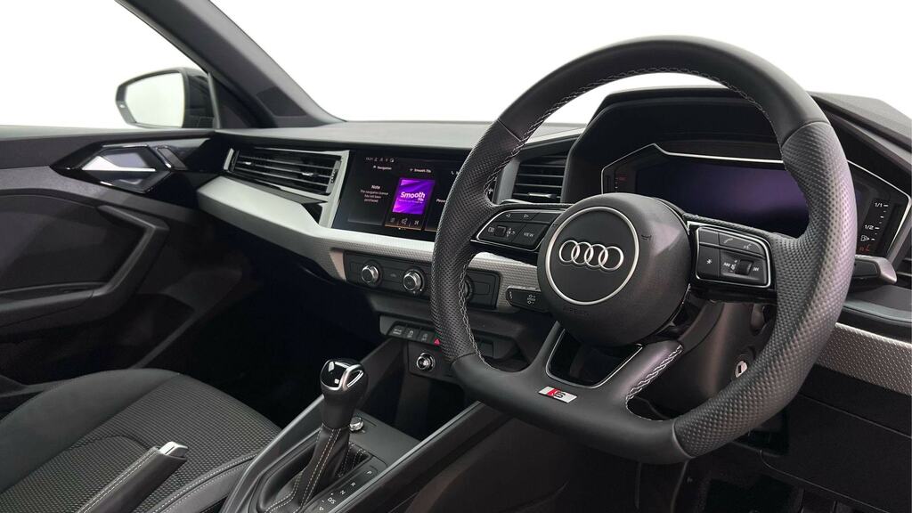 Audi A1 35 Tfsi Black Edition S Tronic KS75WPE Blue #6
