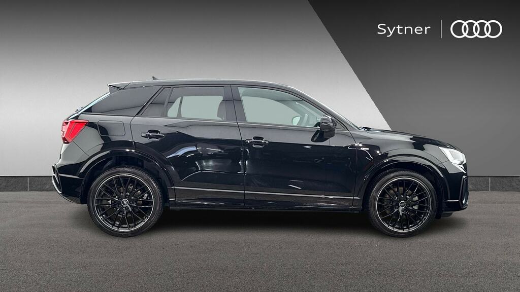 Audi Q2 30 Tfsi 116 Black Edition Black #4