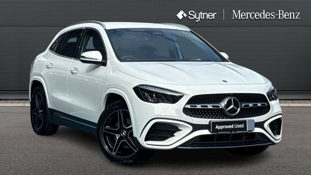 Mercedes-Benz GLA Class Gla 200 Amg Line Executive White