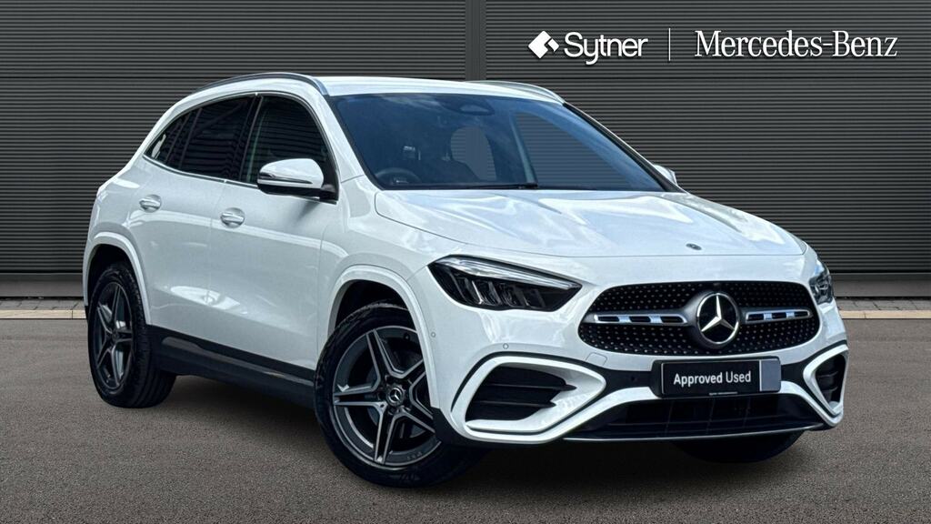 Mercedes-Benz GLA Class Gla 200 Amg Line Executive White