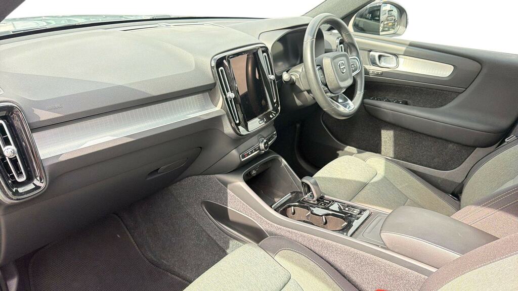 Volvo XC40 2.0 B3p Plus Dark DK72MVT Grey #4