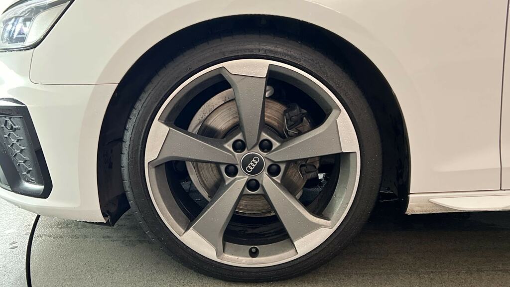 Audi A4 35 Tfsi Black Edition S Tronic BT69RNX White #5