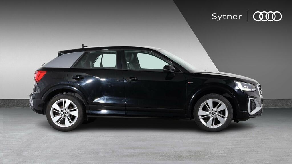 Audi Q2 35 Tfsi S Line S Tronic LL70JXP Black #4