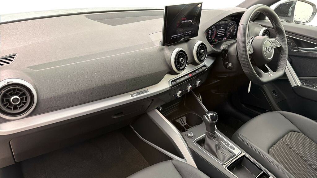Audi Q2 35 Tfsi Black Edition S Tronic Tech KW75UYJ White #2