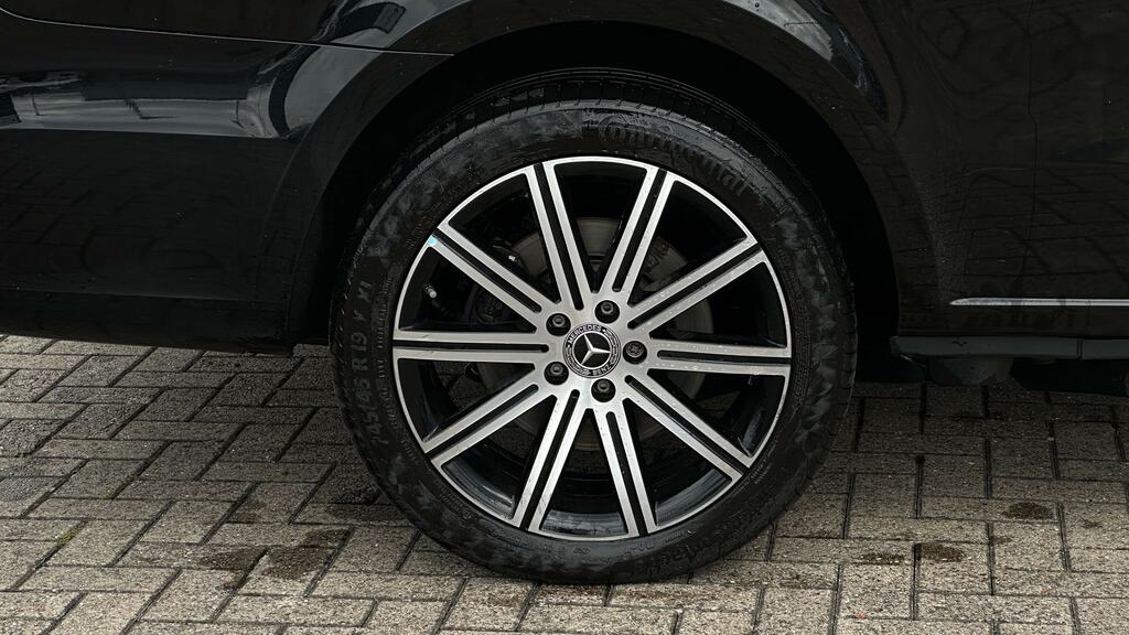 Mercedes-Benz V Class V220 D Premium 9G-tronic Extra Long Black #5