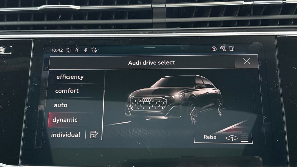 Audi Q8 Black Edition Black #12