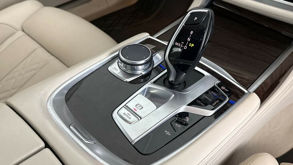 BMW 7 Series  Black #10
