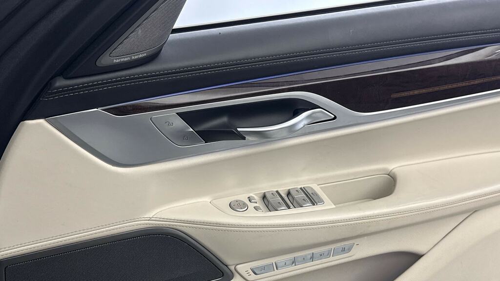 BMW 7 Series  Black #20