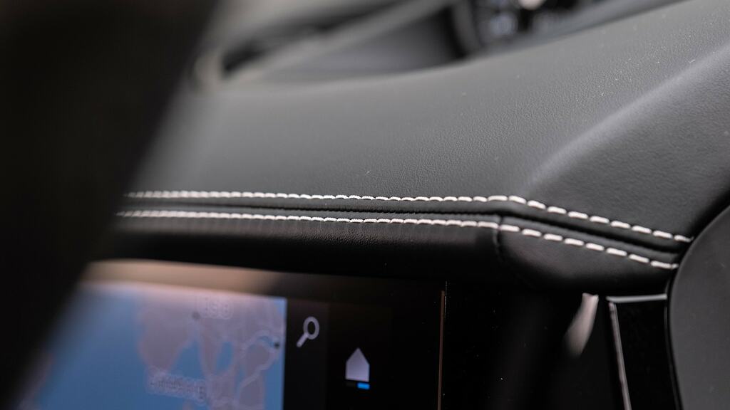 Porsche Panamera Automatic #37