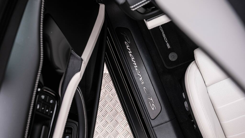 Porsche Panamera Automatic #45