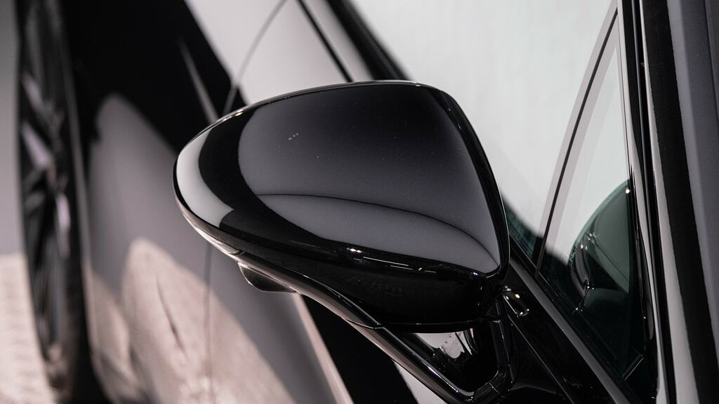 Porsche Panamera Automatic #22