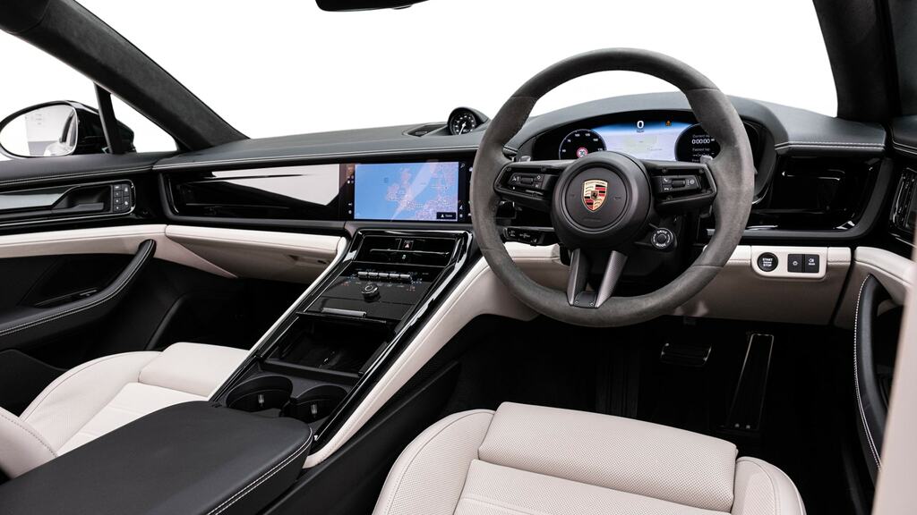 Porsche Panamera Automatic #10