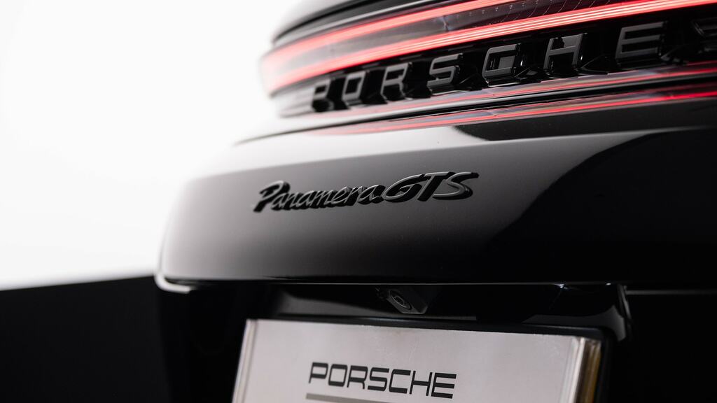 Porsche Panamera Automatic #24
