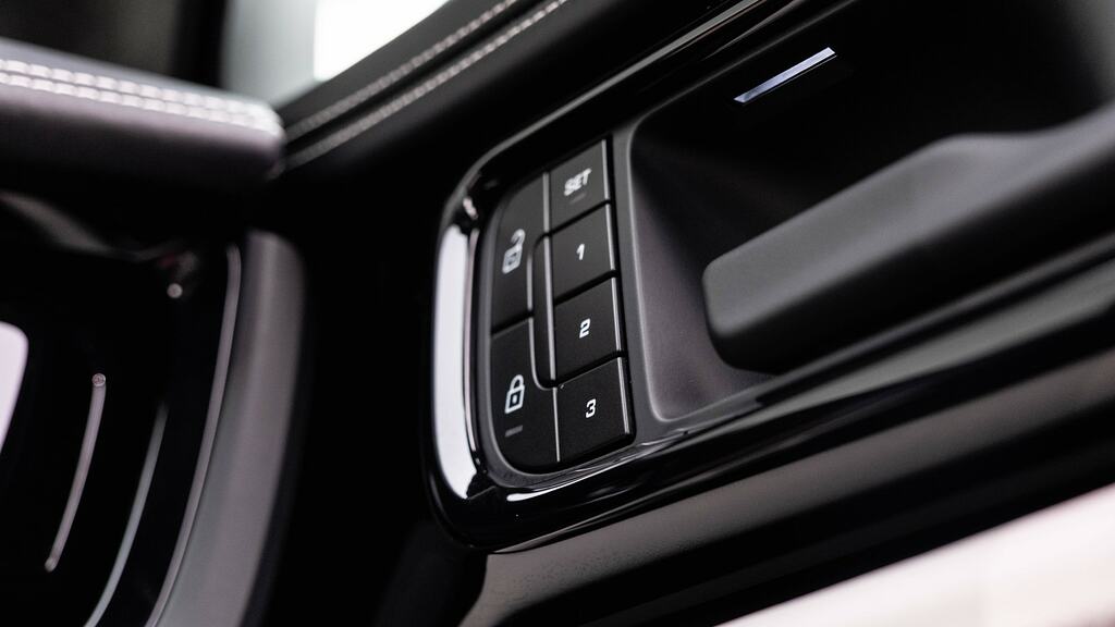 Porsche Panamera Automatic #27