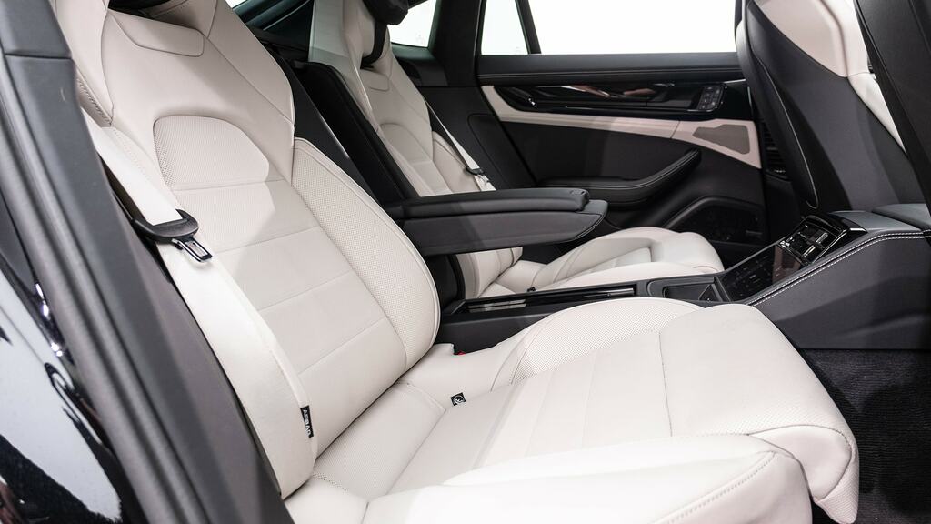 Porsche Panamera Automatic #47