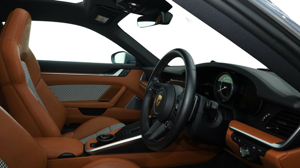 Porsche 911 2dr Pdk Silver #7