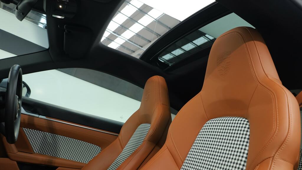 Porsche 911 2dr Pdk Silver #23