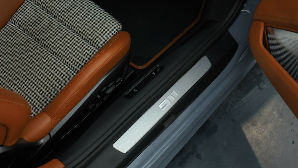 Porsche 911 2dr Pdk Silver #26