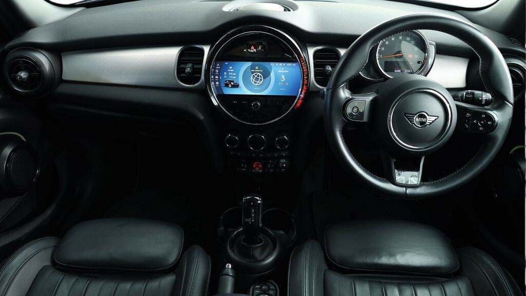 Mini Hatch 1.5 Cooper Exclusive Premium EJ72ZRU White #4