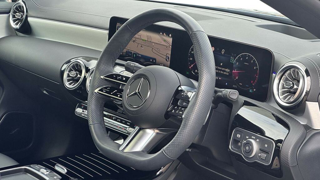 Mercedes-Benz CLA Class Cla 200 Amg Line Premium Plus Tip Blue #3