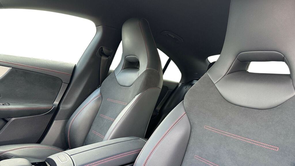 Mercedes-Benz CLA Class 180 Amg Line Premium Tip Blue #11