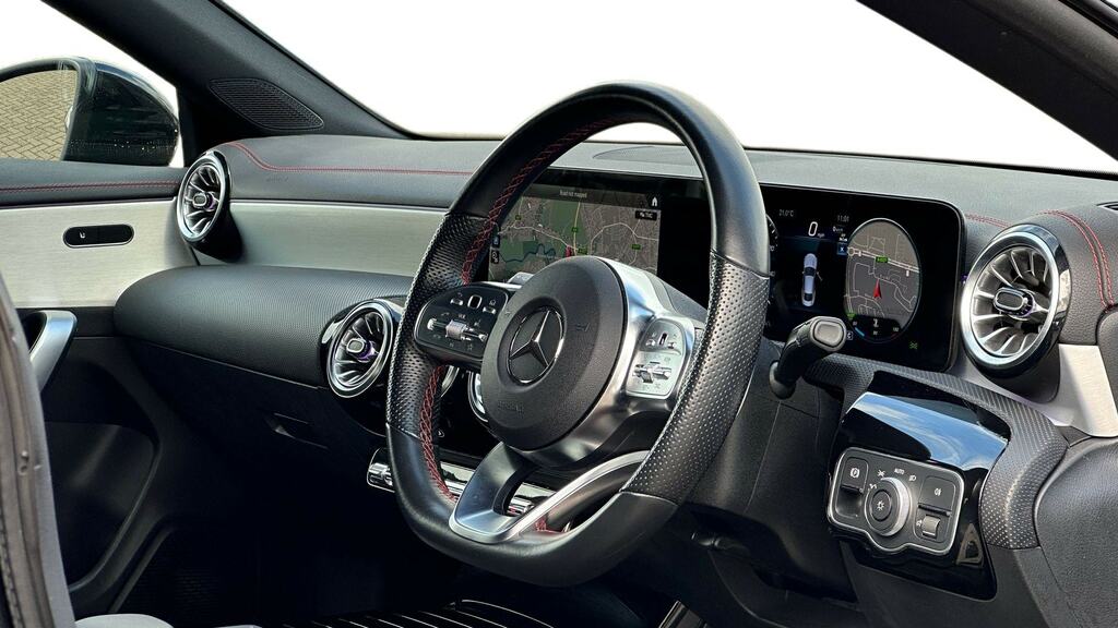 Mercedes-Benz CLA Class Cla 200 Amg Line Executive Tip Black #3