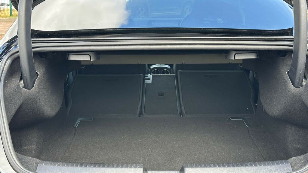 Mercedes-Benz CLA Class 180 Amg Line Premium Tip Blue #17