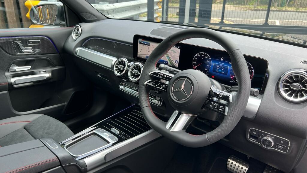 Mercedes-Benz GLB Class Glb 200 Amg Line Premium Plus 7G-tronic Black #3