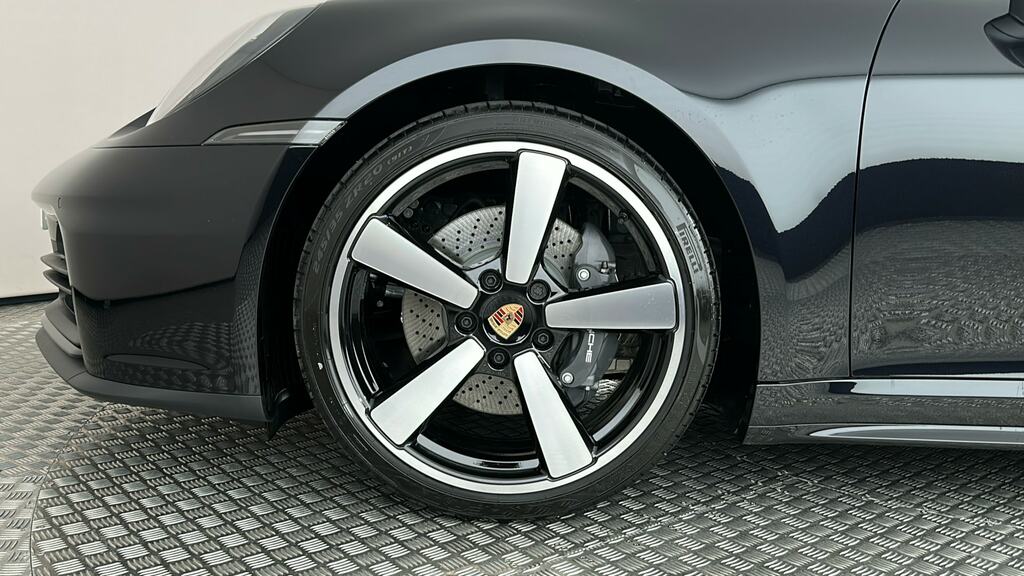 Porsche 911 2dr Pdk Black #6