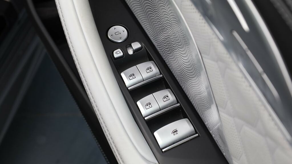 BMW M8 Competition Step Black #31