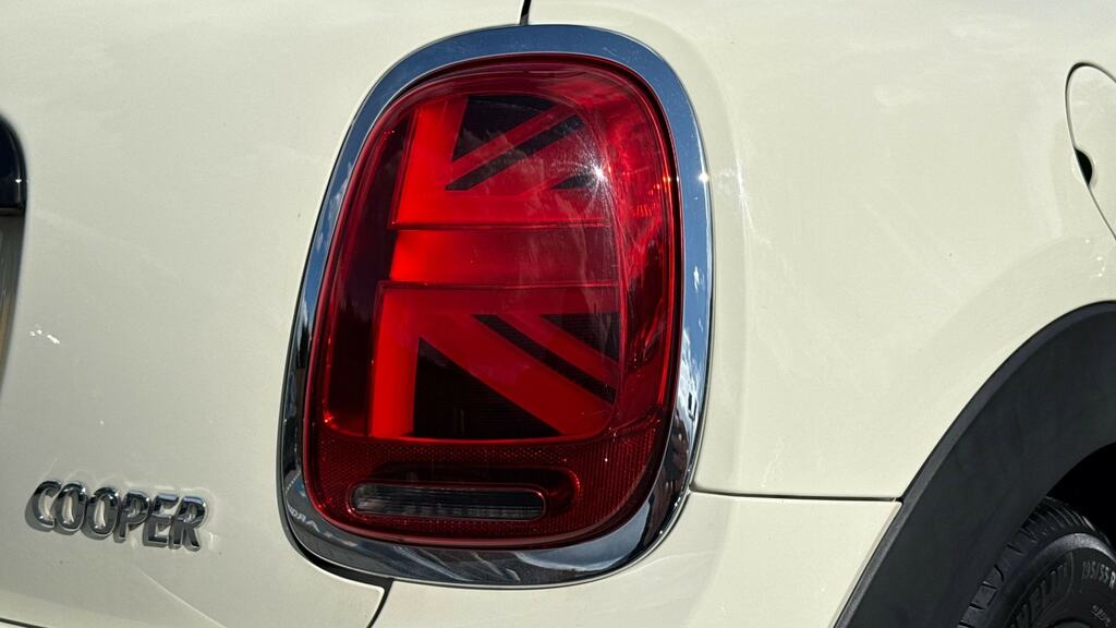 Mini Hatch Black #21