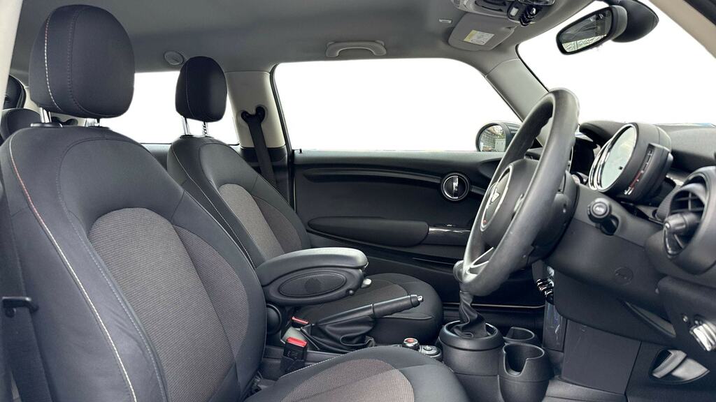 Mini Hatch Black #11