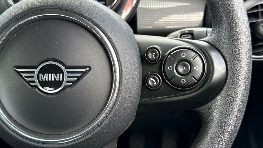 Mini Hatch Black #18