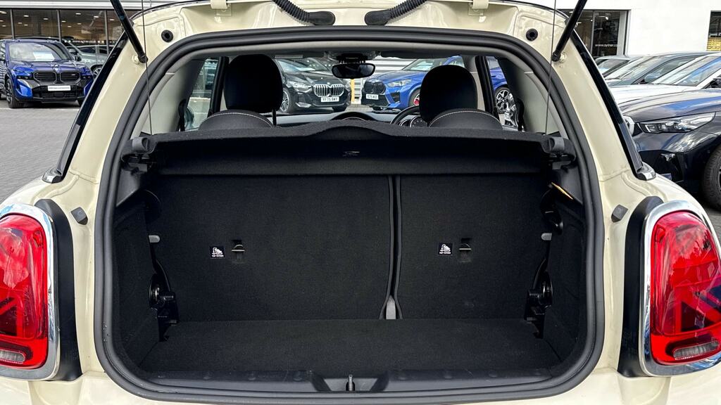 Mini Hatch Black #13