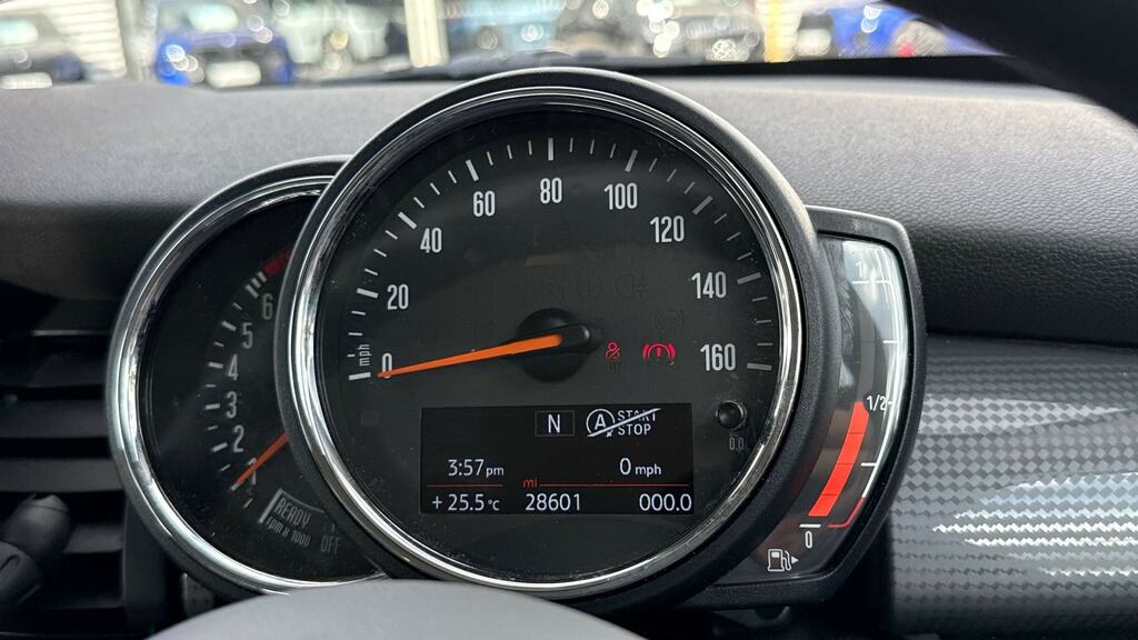 Mini Hatch Black #9