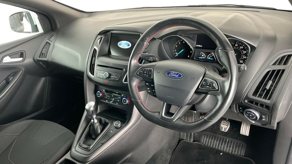 Ford Focus 1.0 Ecoboost 125 Titanium  #9