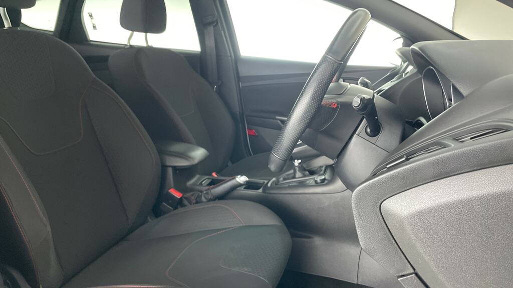 Ford Focus 1.0 Ecoboost 125 Titanium  #10