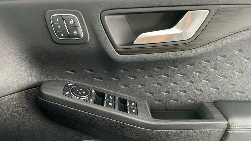 Ford Kuga 1.5 Ecoboost 150 Black Package Edition White #21
