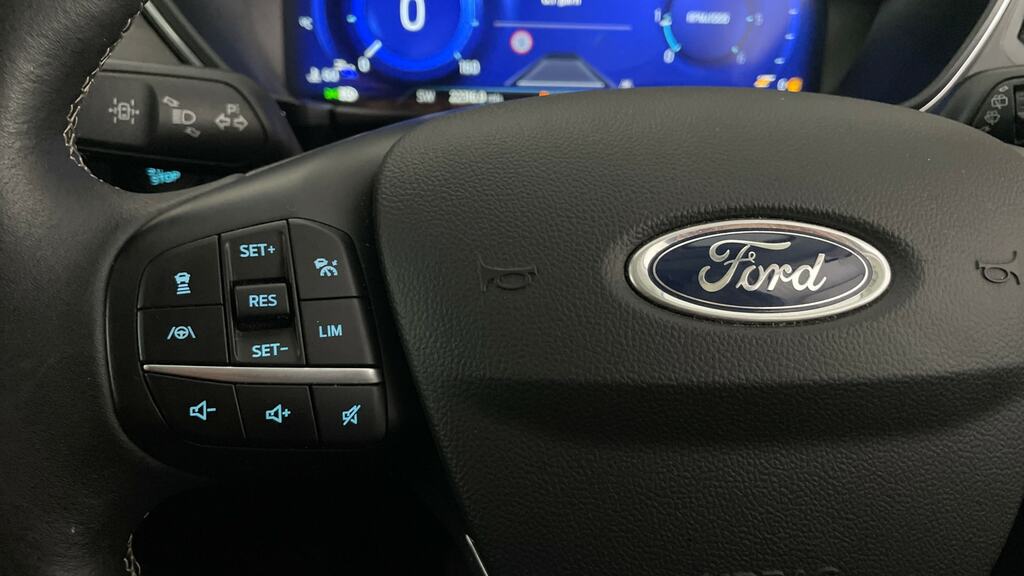 Ford Kuga 1.5 Ecoboost 150 Black Package Edition White #17