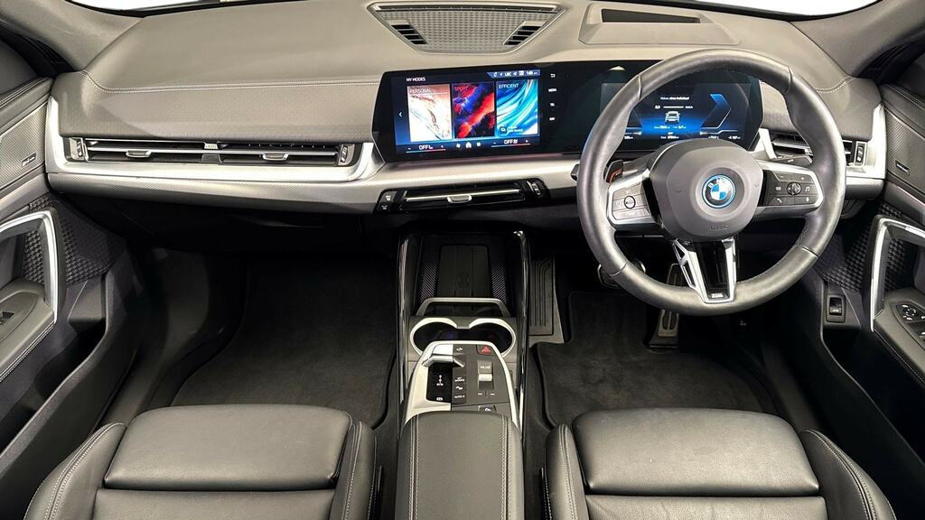 BMW iX2 150Kw Edrive20 M Sport 65Kwh Techpro Green #4