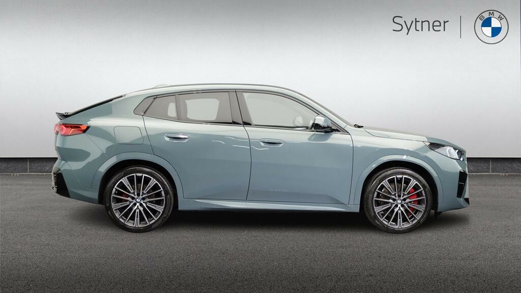BMW iX2 150Kw Edrive20 M Sport 65Kwh Techpro Green #3