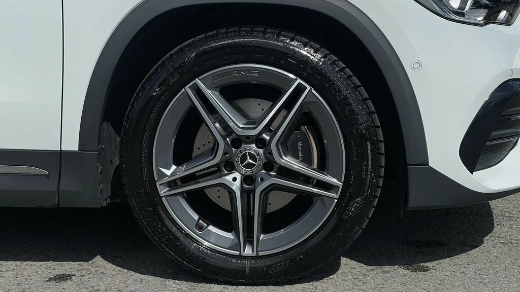 Mercedes-Benz GLA Class Gla 200 Amg Line Executive White #5