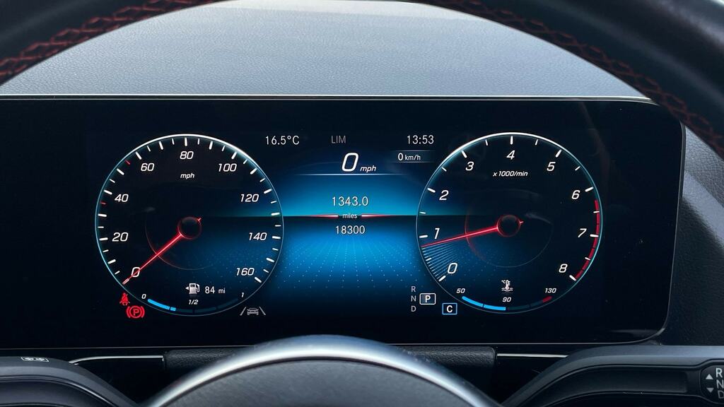 Mercedes-Benz GLA Class Gla 200 Amg Line Executive White #13